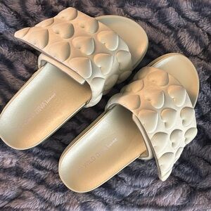 Nwot Wild Diva lounge slide sandals with hearts size 5